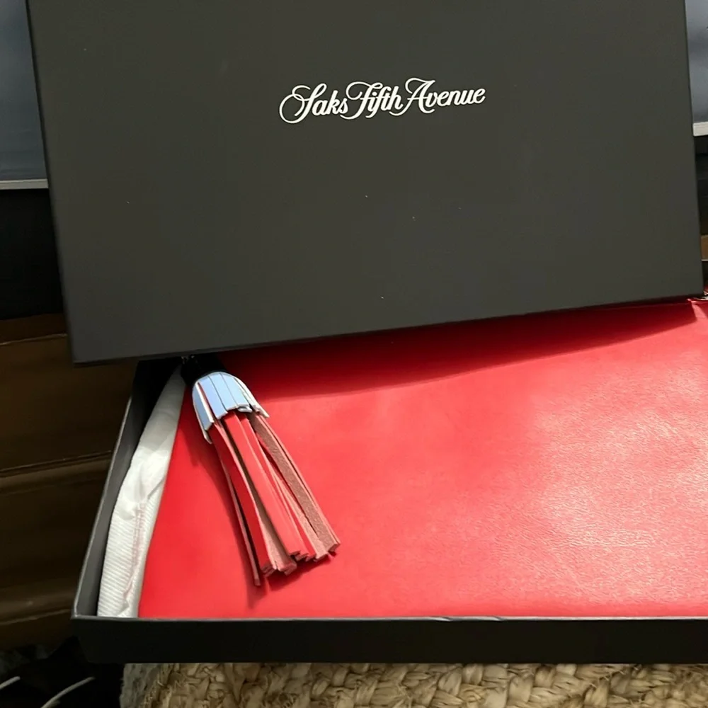 Saks Fifth Ave clutch - Picture 1 of 3